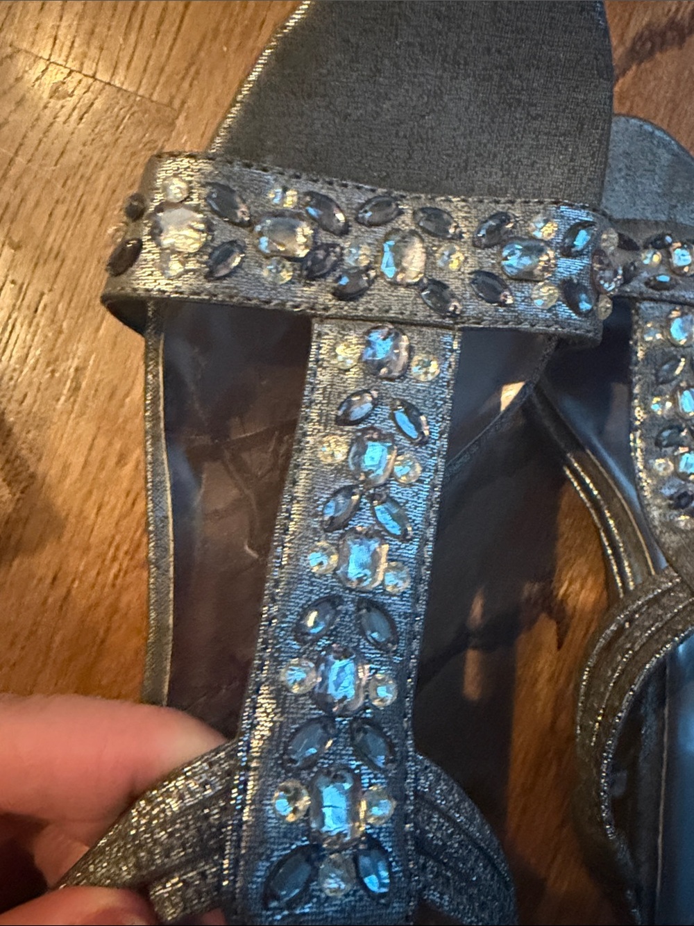 New York Transit Silver Jeweled T-Strap wedge Heels Sz 8.5 medium - Picture 3 of 7